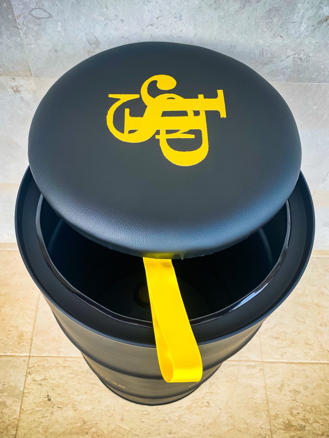 JPS Team Lotus Barrel Chair