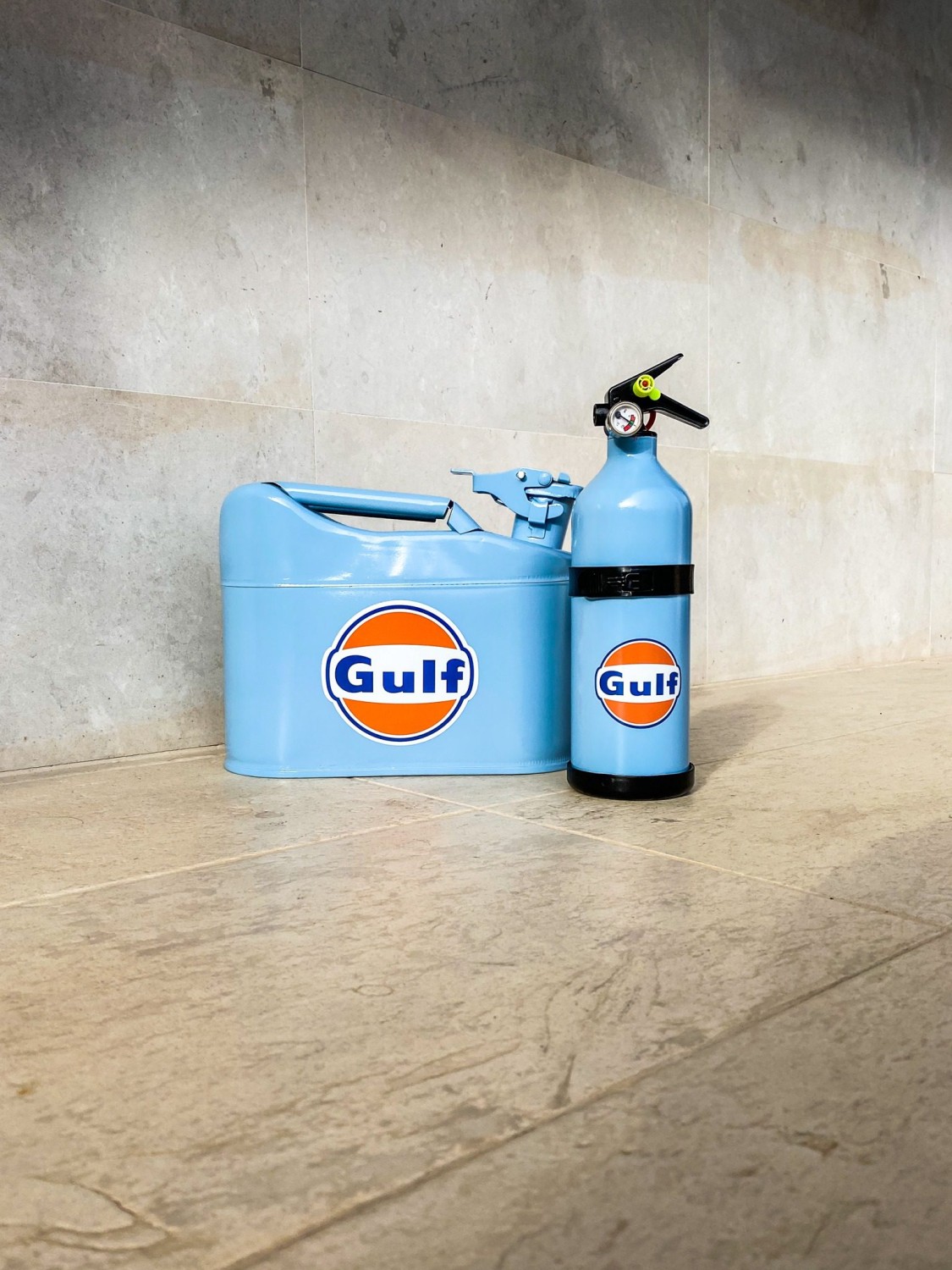 Gulf Jerrycan & Fire Extinguisher Set