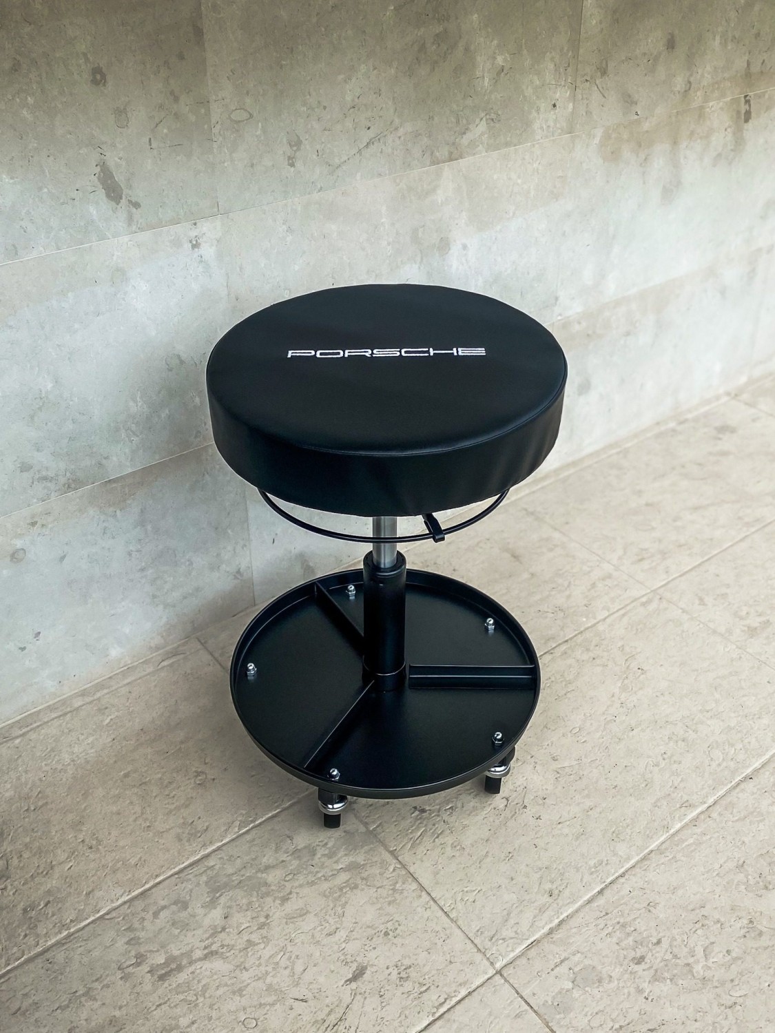Porsche Pneumatic Creeper Seat