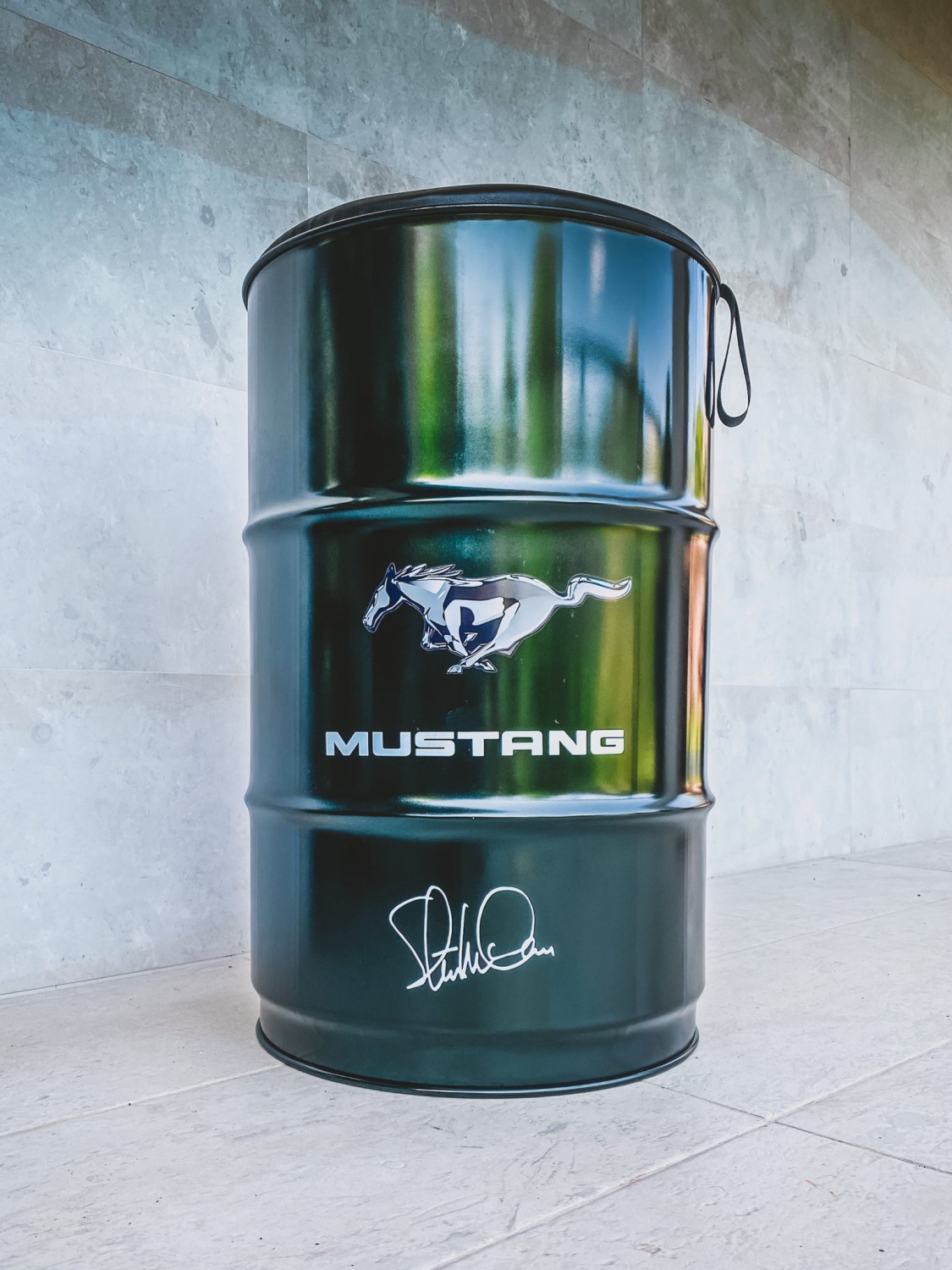 Mustang Bullitt Barrel Chair