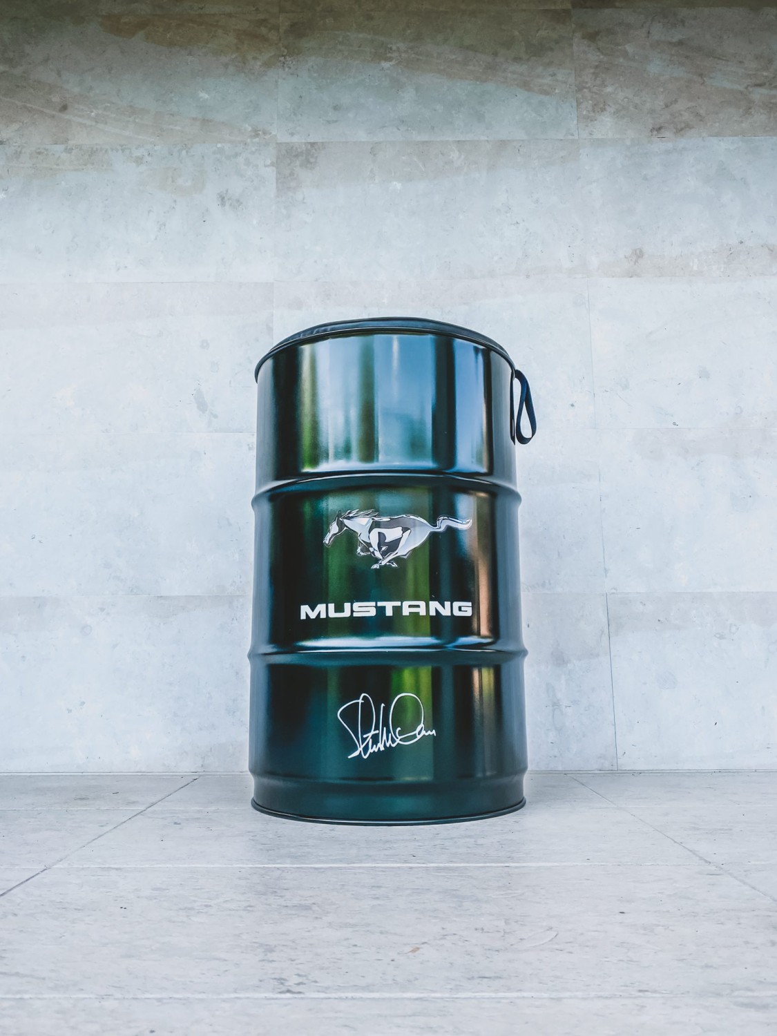 Mustang Bullitt Barrel Chair