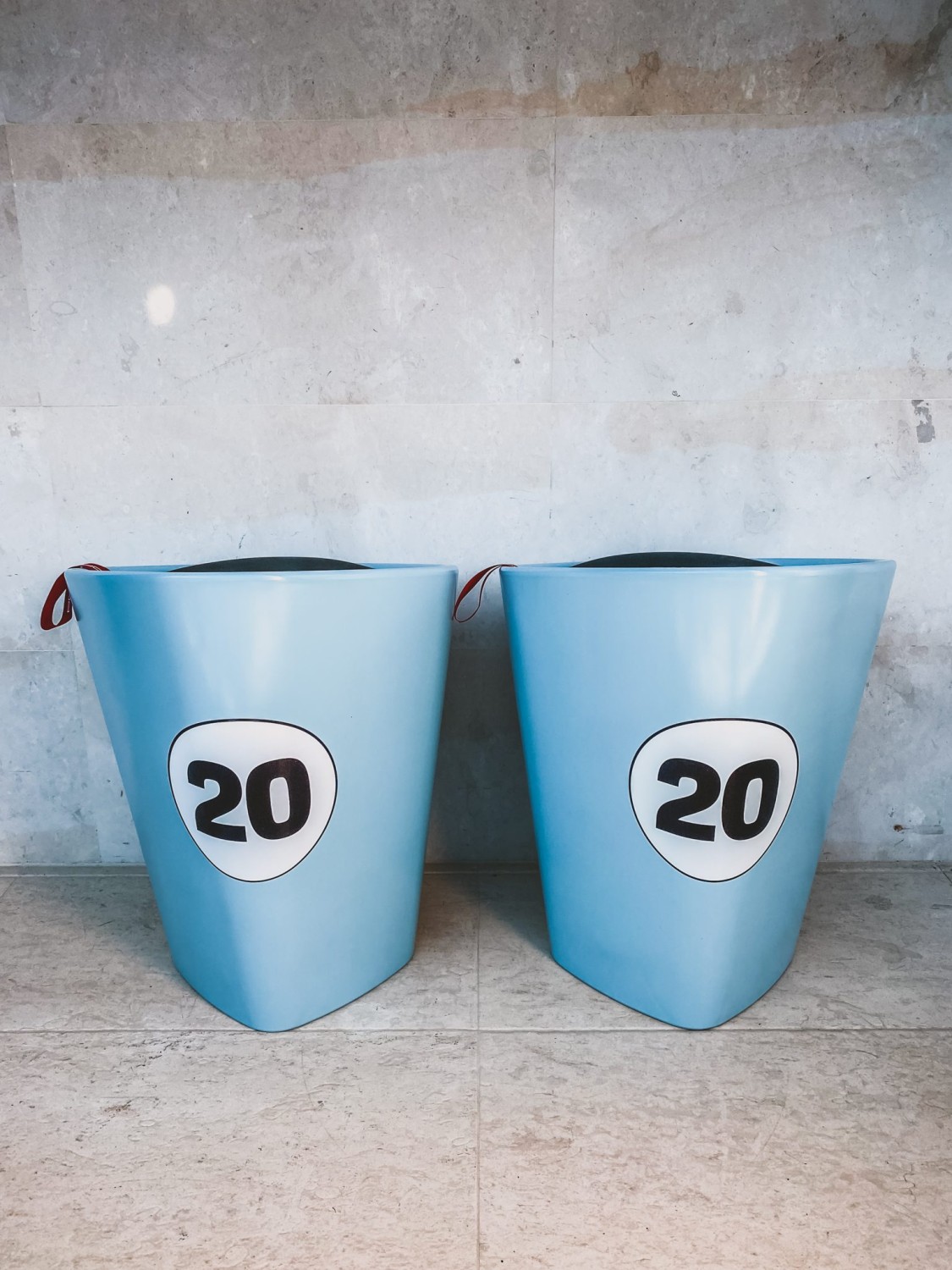Gulf Porsche Feature Chairs