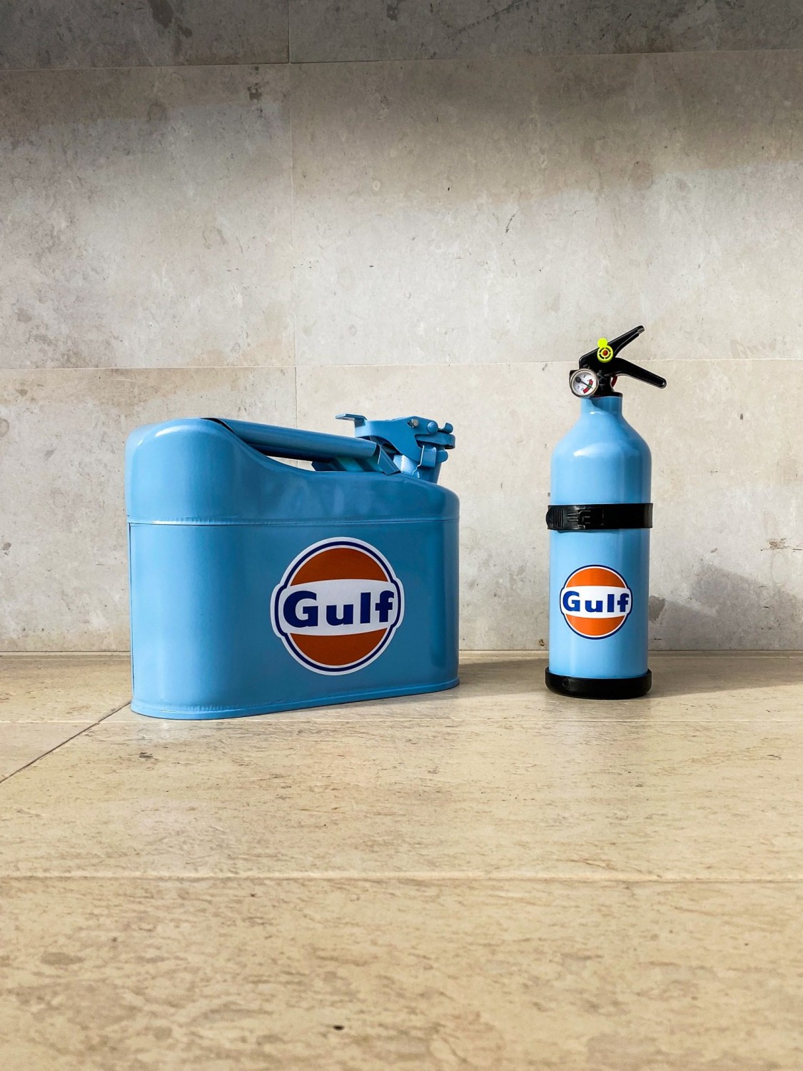 Gulf Jerrycan & Fire Extinguisher Set