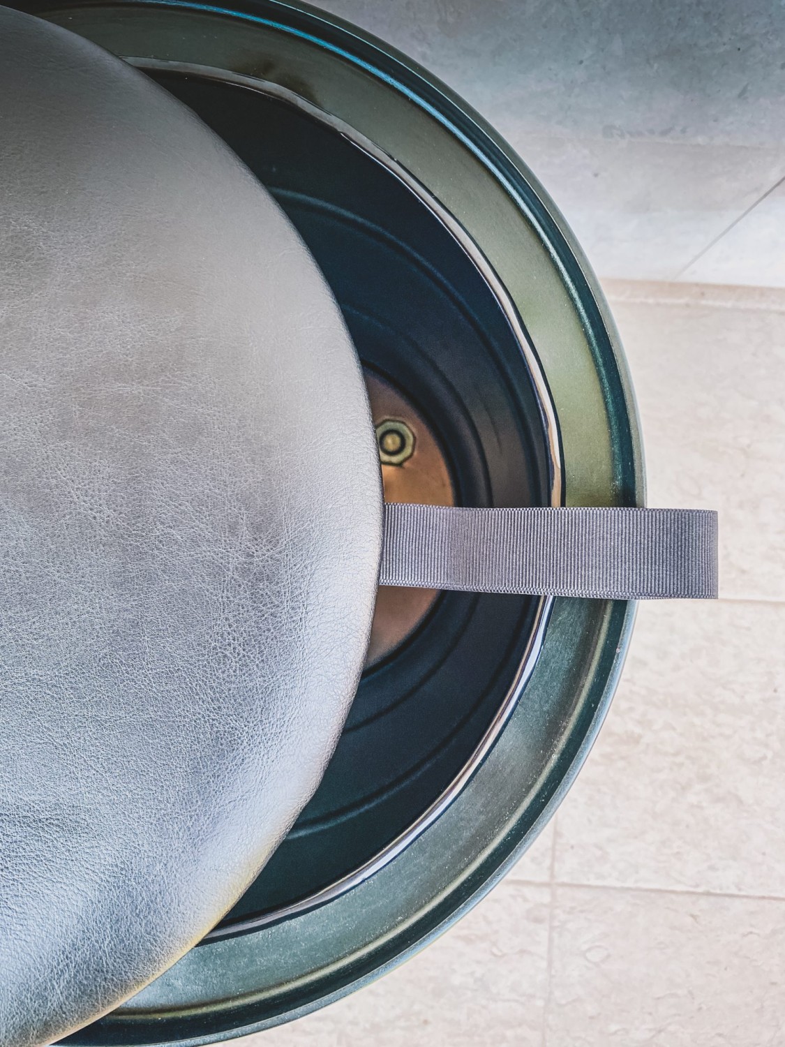 Mustang Bullitt Barrel Chair