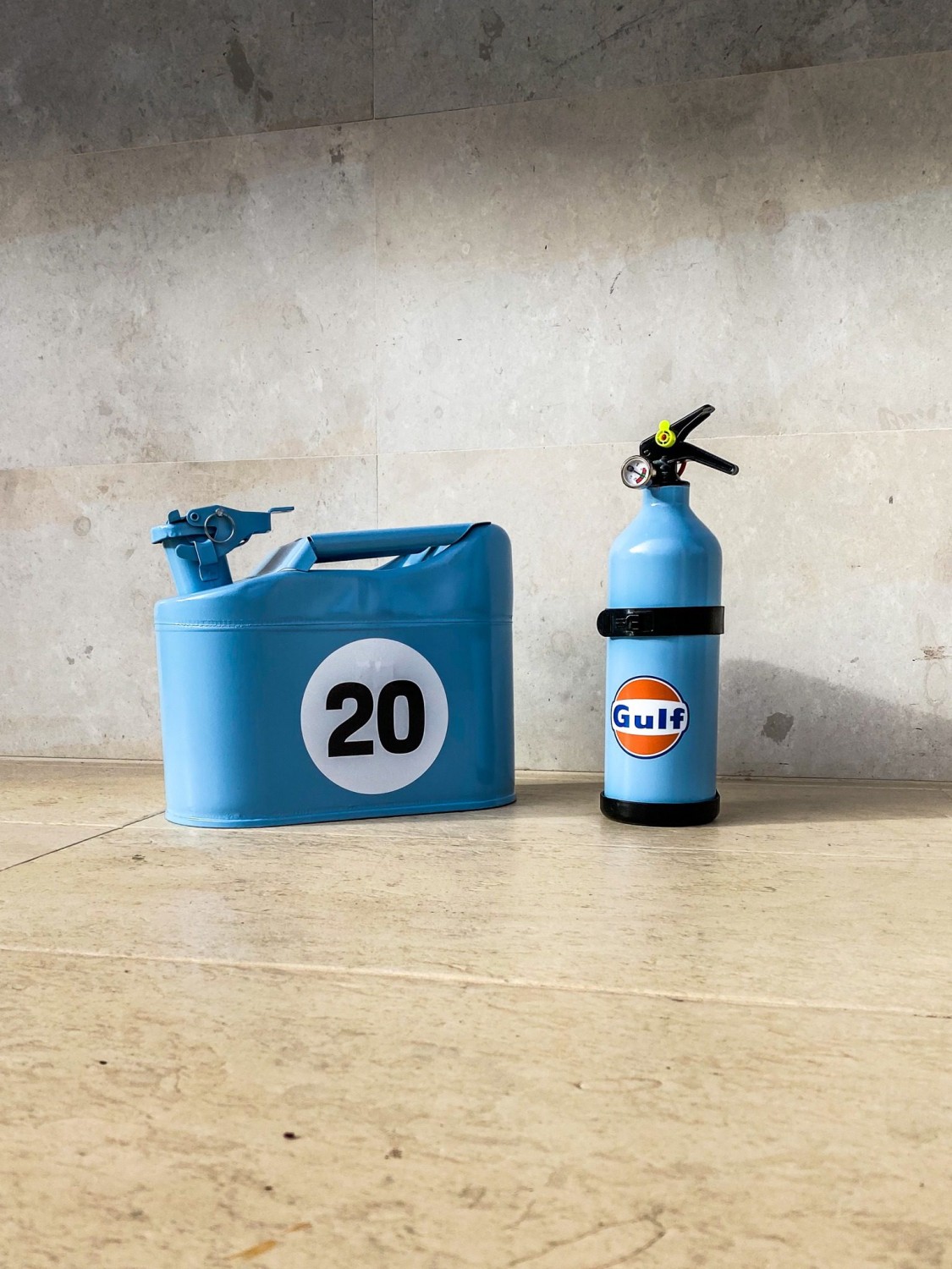 Gulf Jerrycan & Fire Extinguisher Set