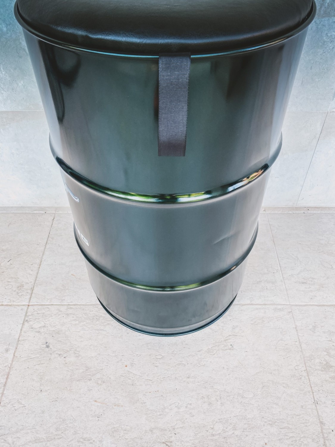 Mustang Bullitt Barrel Chair