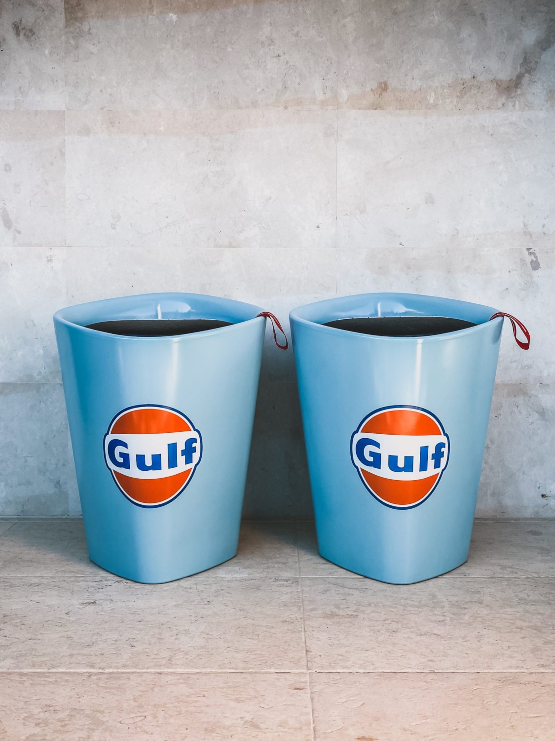 Gulf Porsche Feature Chairs