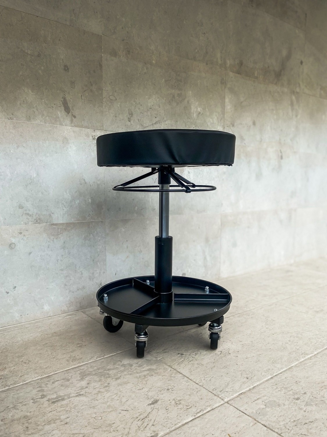 Porsche Pneumatic Creeper Seat
