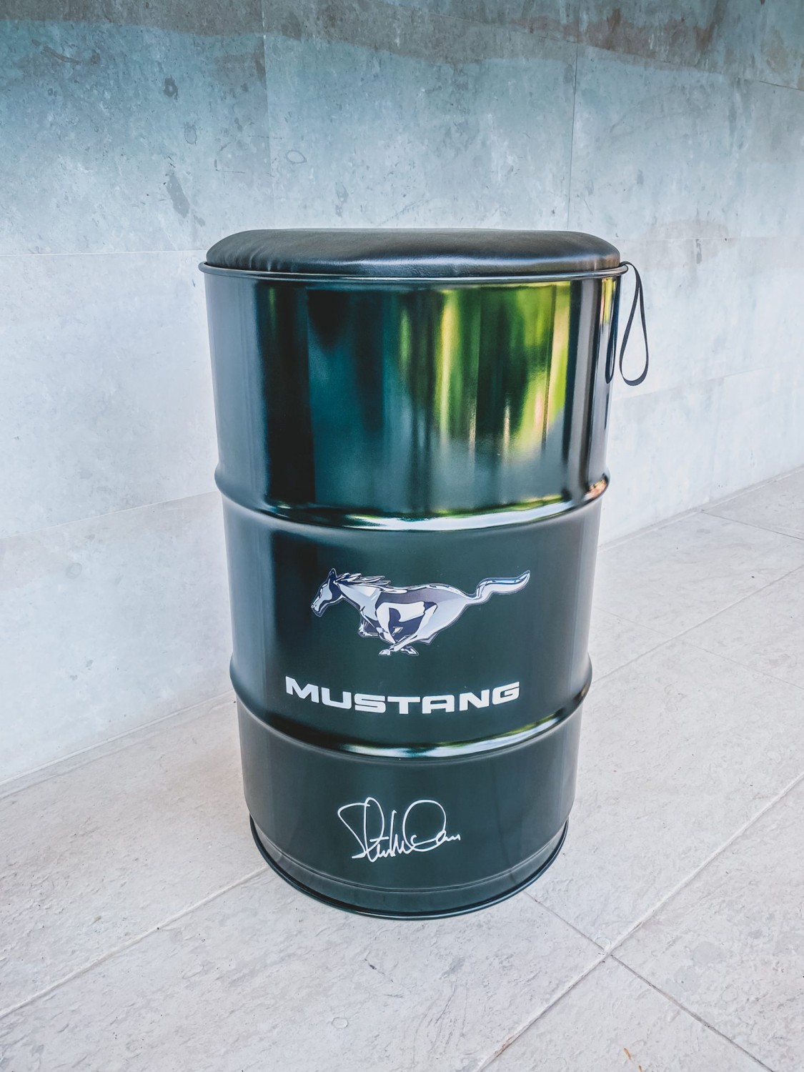 Mustang Bullitt Barrel Chair