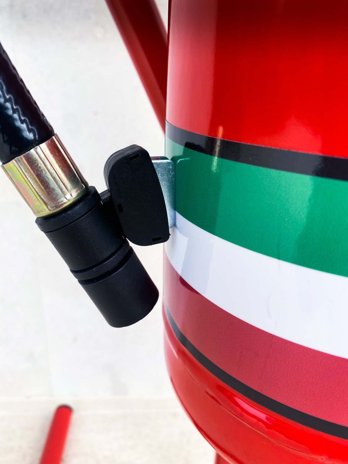Ferrari Fire Extinguisher (with bracket)