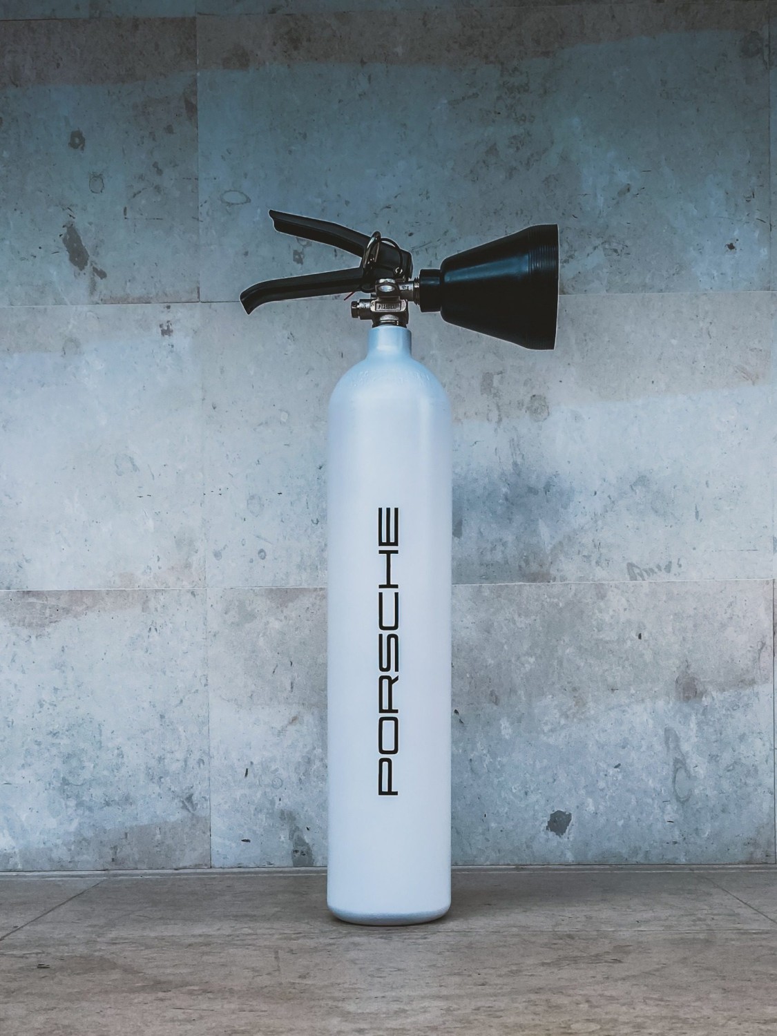 Porsche Fire Extinguisher (CO2)