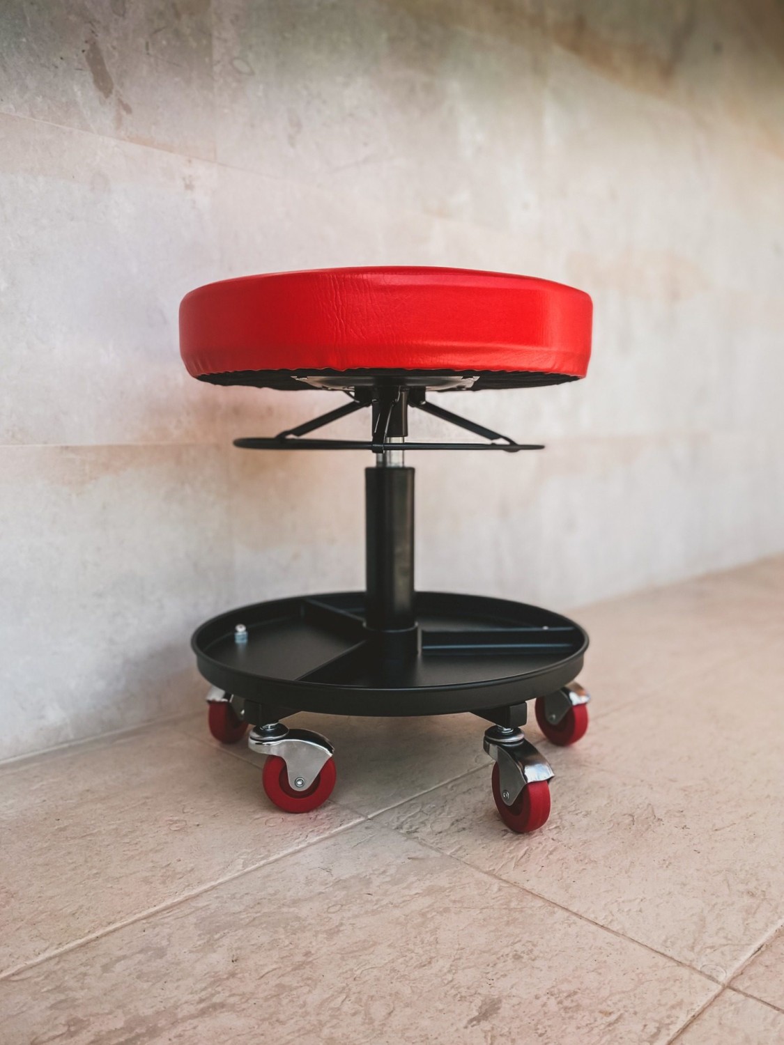 Ferrari Pneumatic Creeper Seat