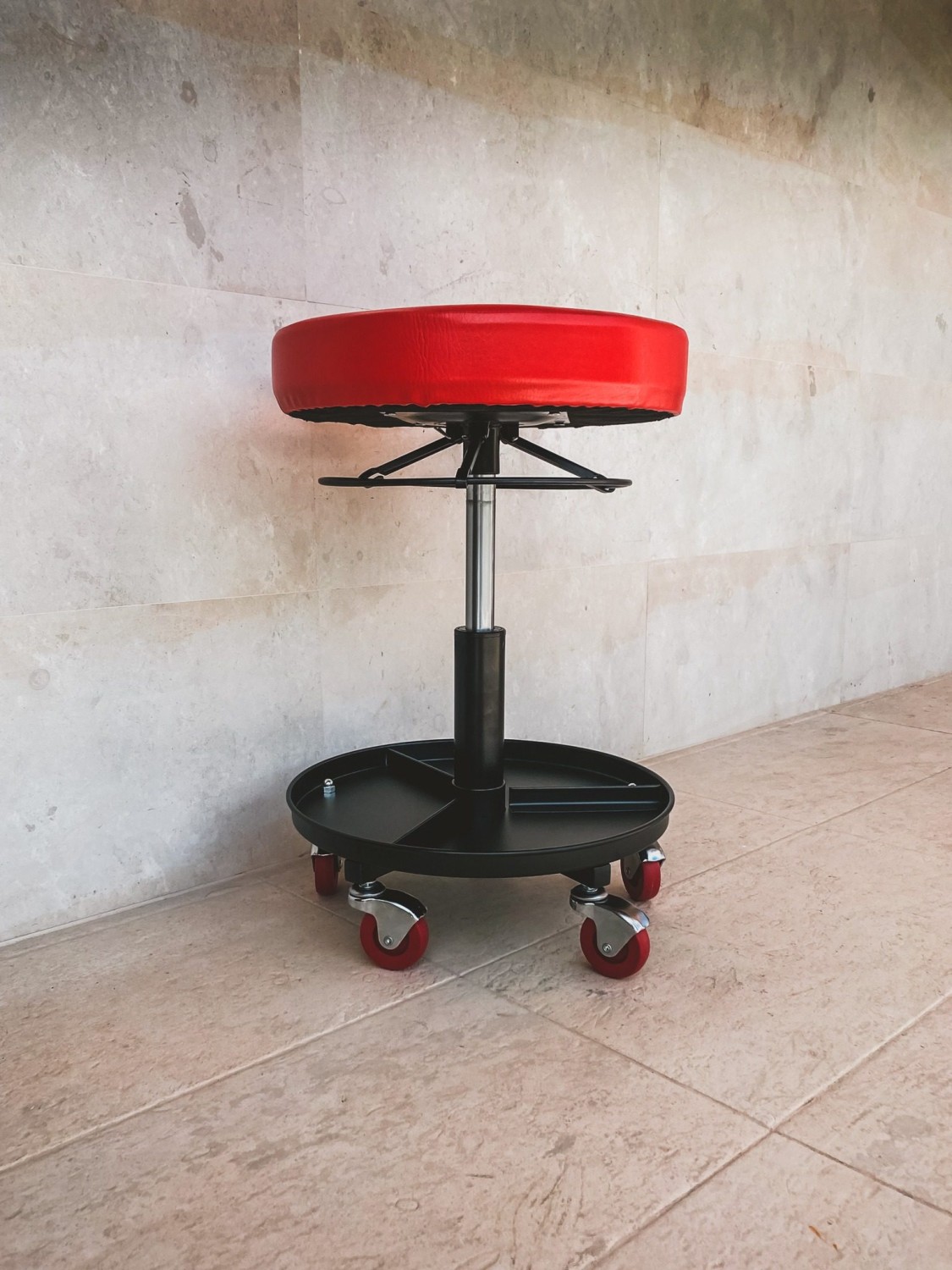 Ferrari Pneumatic Creeper Seat