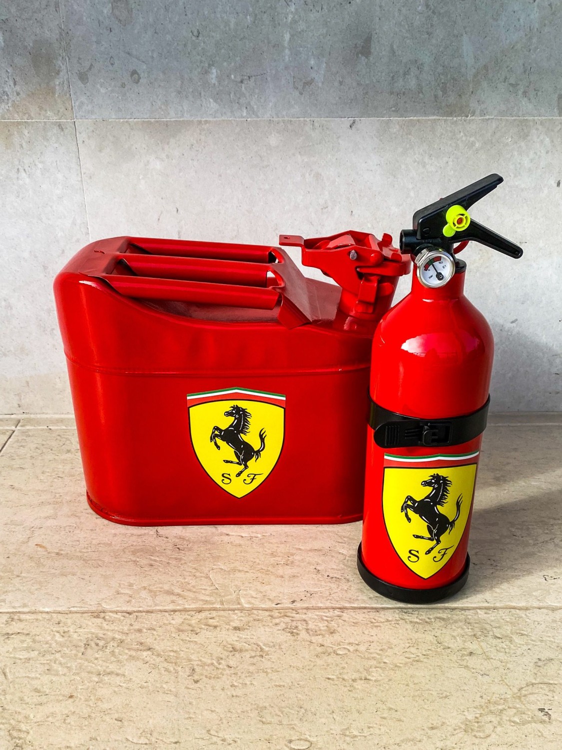 Ferrari Jerrycan & Fire Extinguisher Set