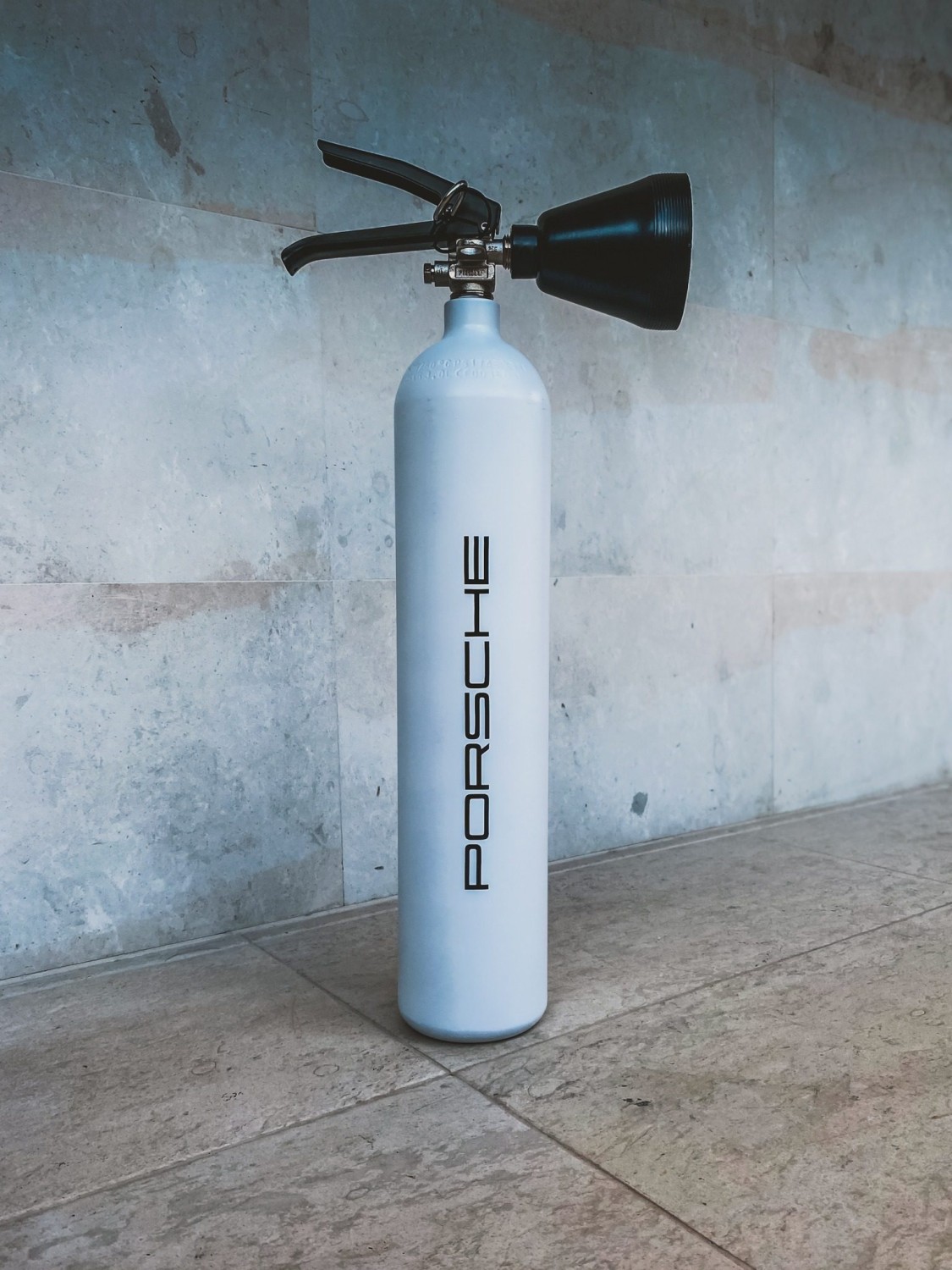 Porsche Fire Extinguisher (CO2)