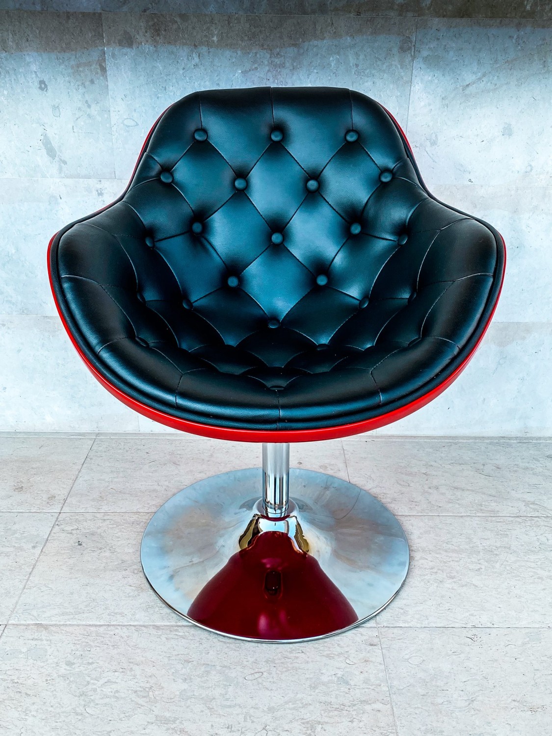 Ferrari Lounge Egg Shaped Chair