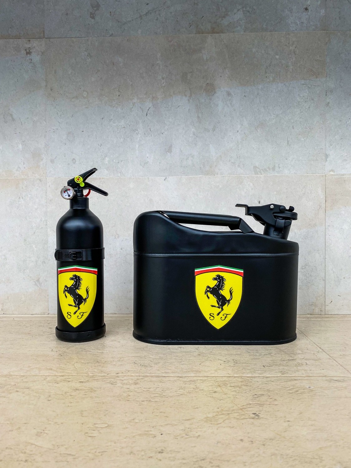 Ferrari Jerrycan & Fire Extinguisher Set