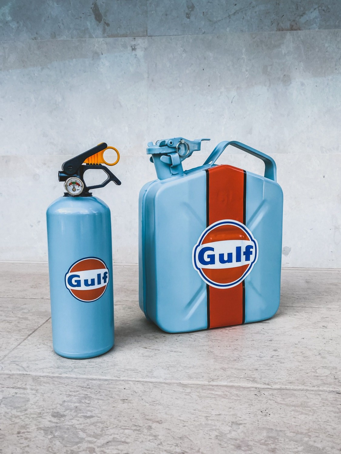 Gulf Jerrycan & Fire Extinguisher Set