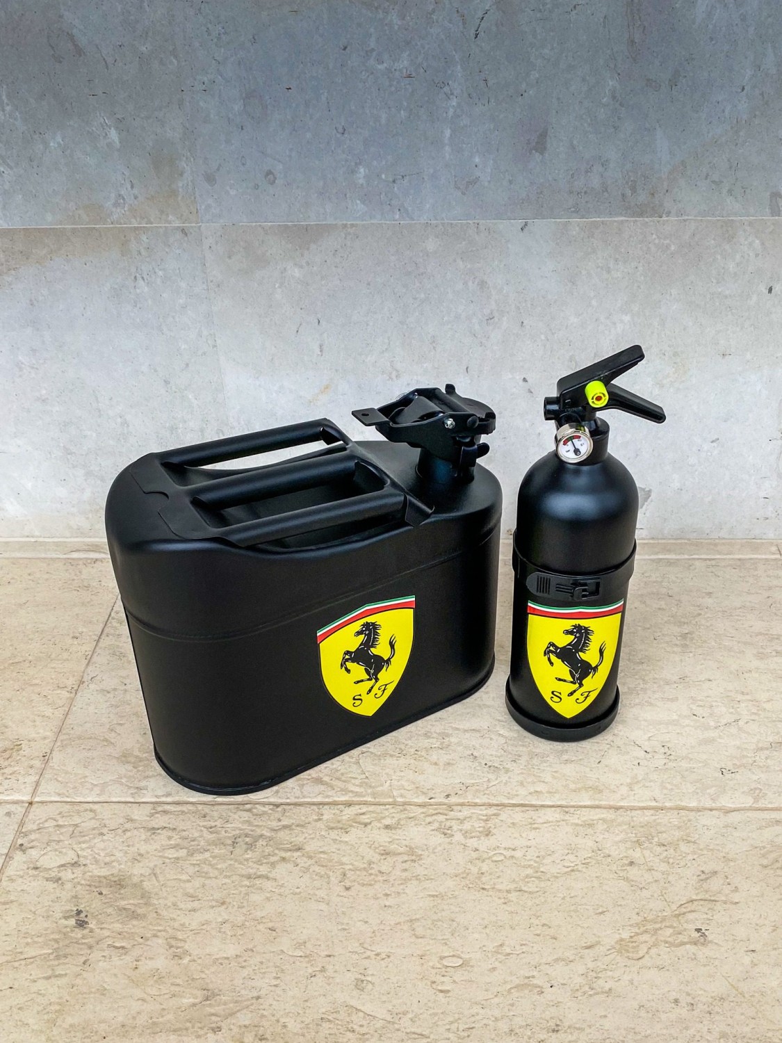 Ferrari Jerrycan & Fire Extinguisher Set