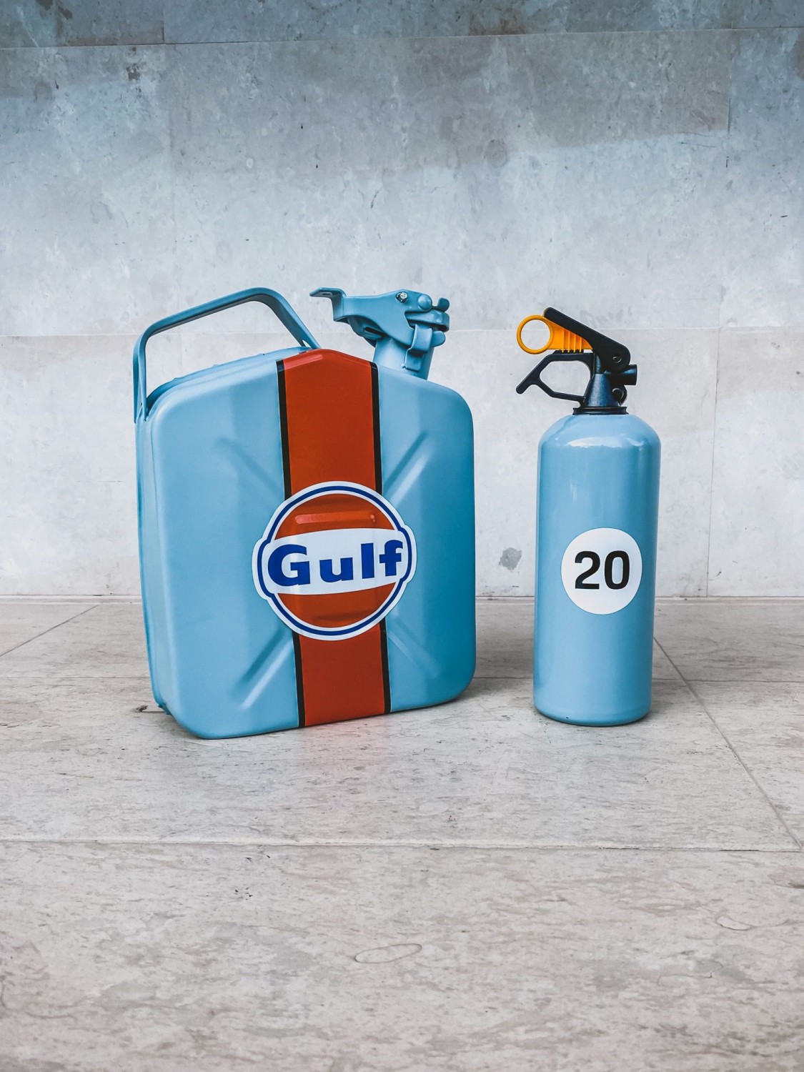 Gulf Jerrycan & Fire Extinguisher Set