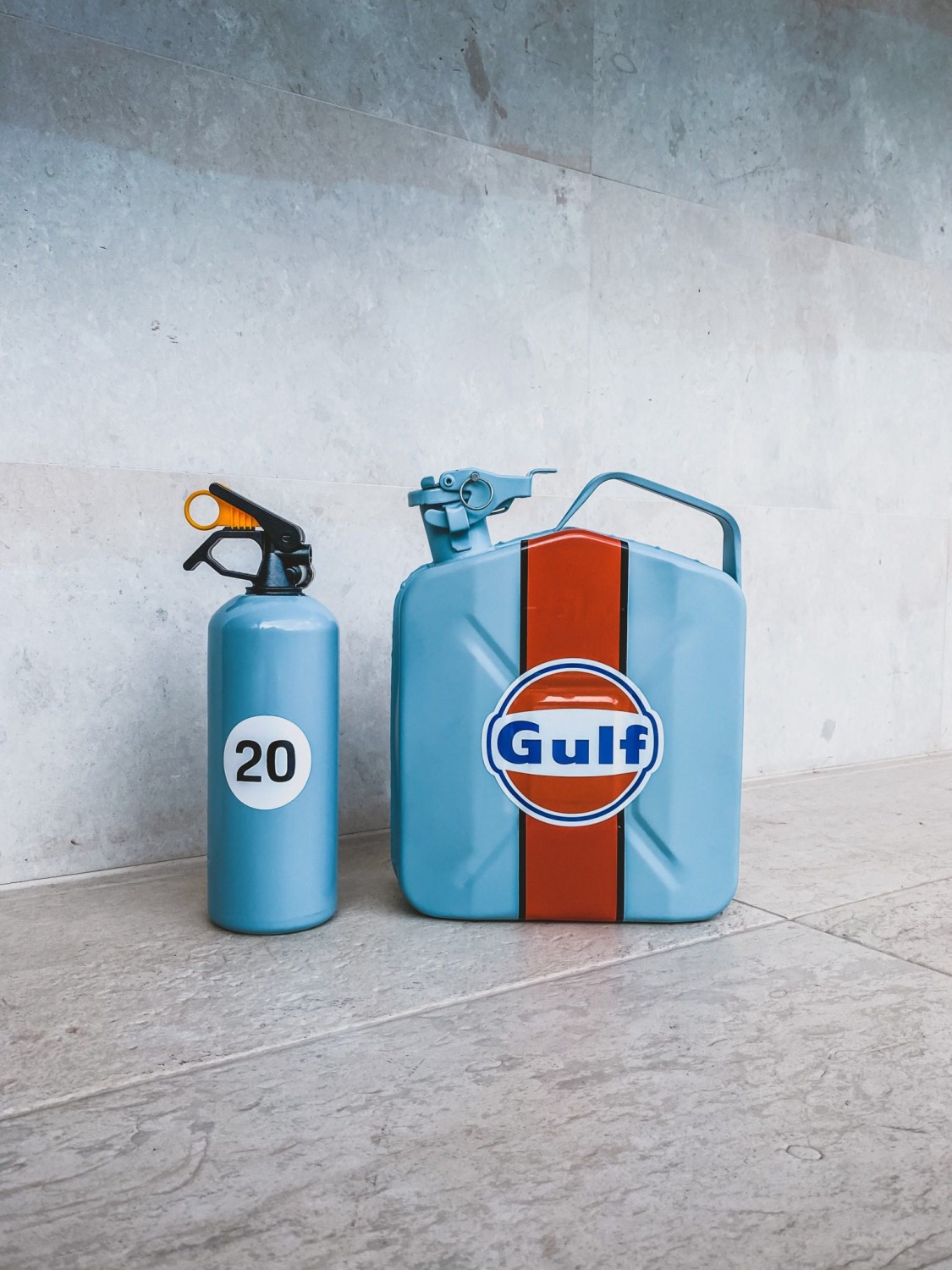 Gulf Jerrycan & Fire Extinguisher Set