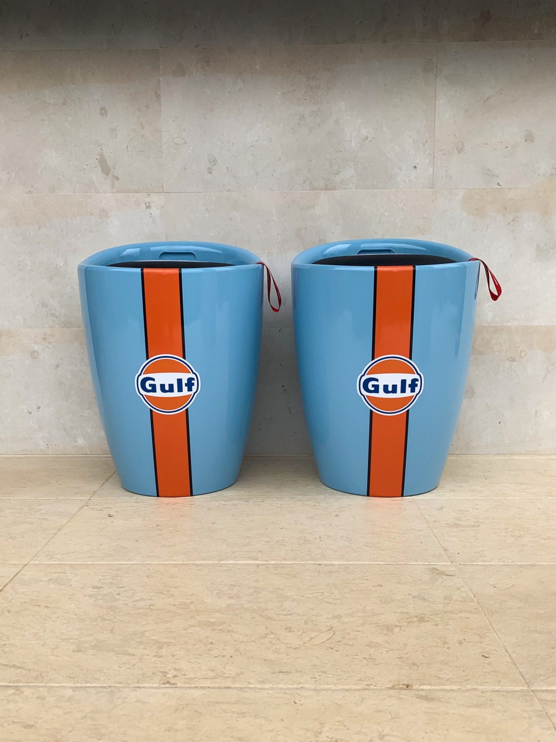 Gulf / Porsche Feature Chairs