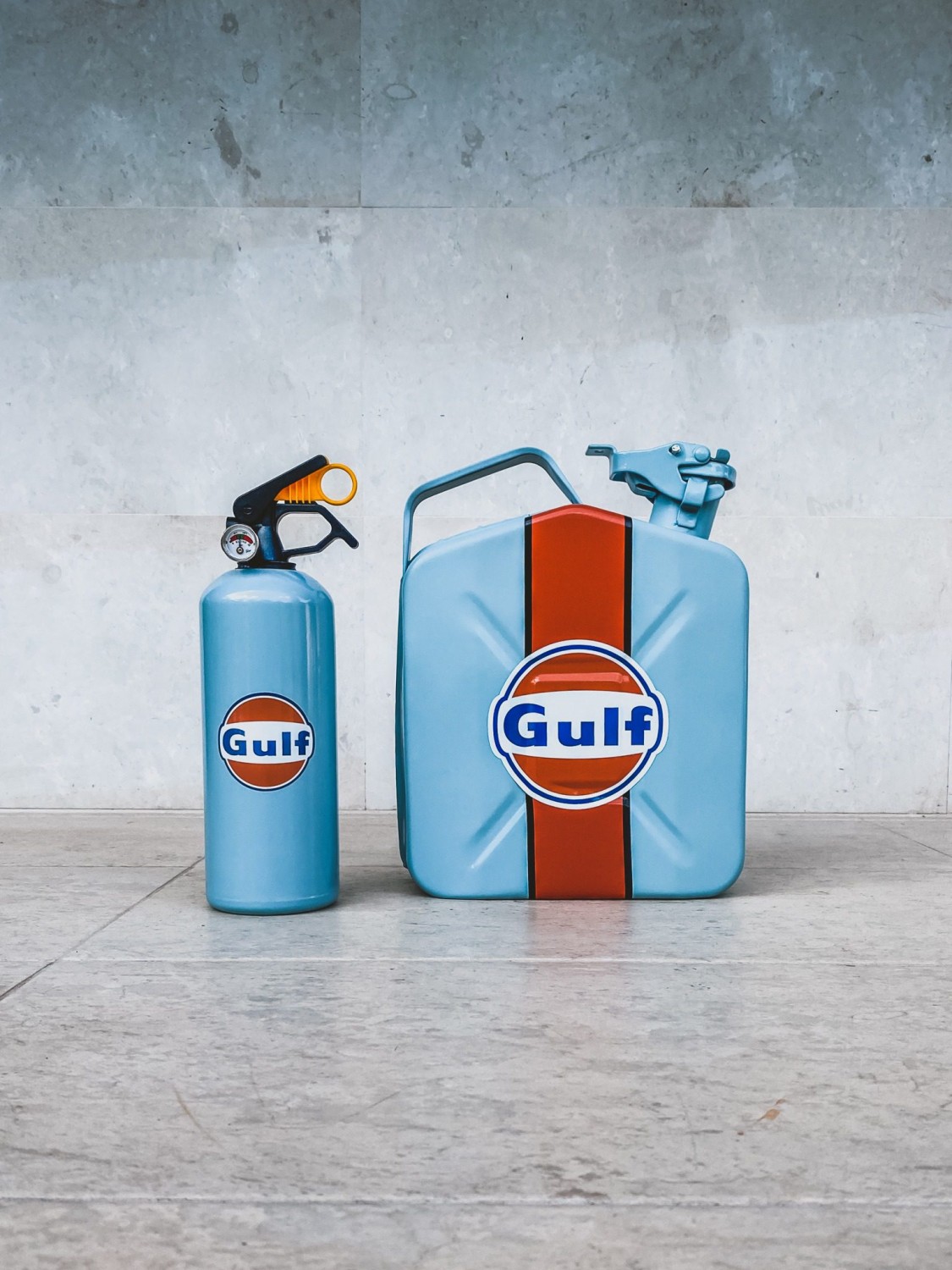 Gulf Jerrycan & Fire Extinguisher Set